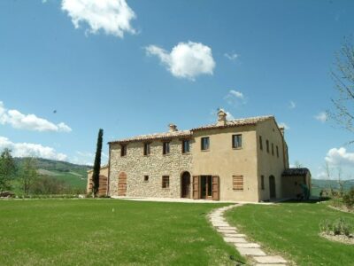 Casale sui colli di Staffolo