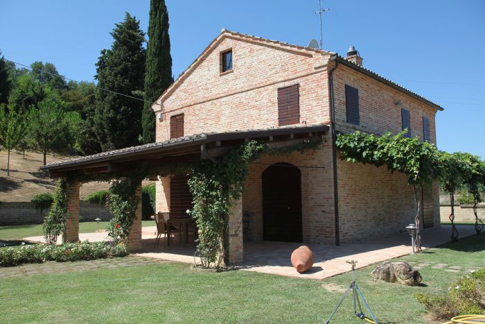 Casolare delle Rose a Civitanova Marche MC - Country houses for sale
