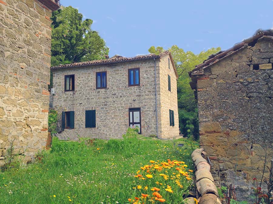casale in vendita con vista sui monti sibillini - Bauernhaus zwischen Cingoli und San Severino Marche