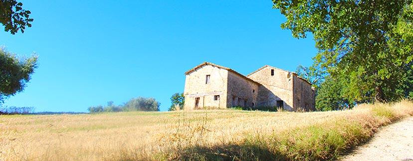 houses to restore in the region Marche
