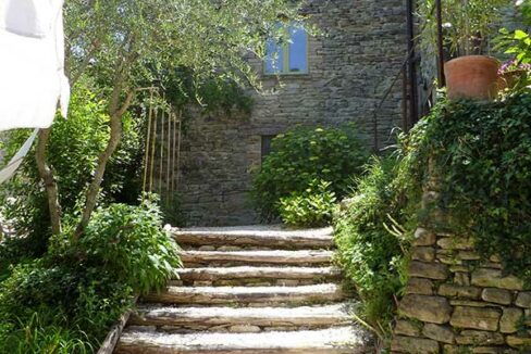 casale-Montefeltro-scalinata