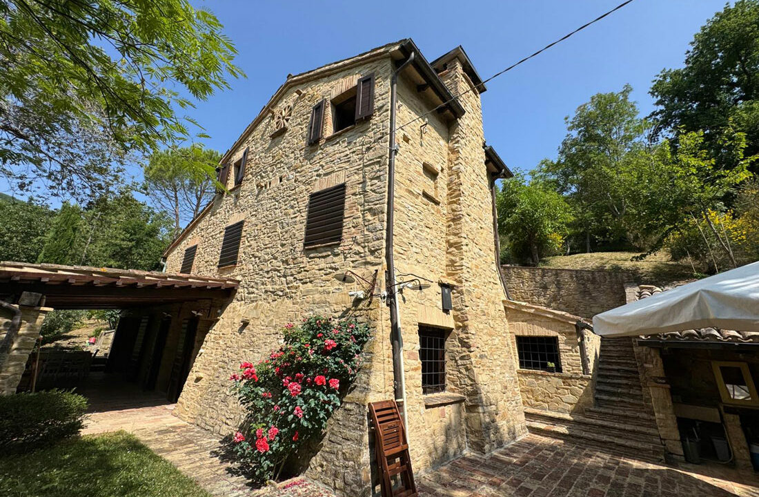 Casale Belsole, in vendita a macerata