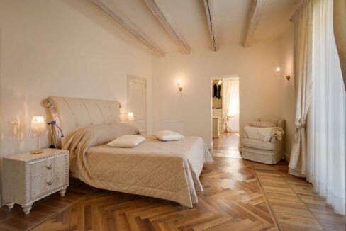 montecassiano-master-bedroom