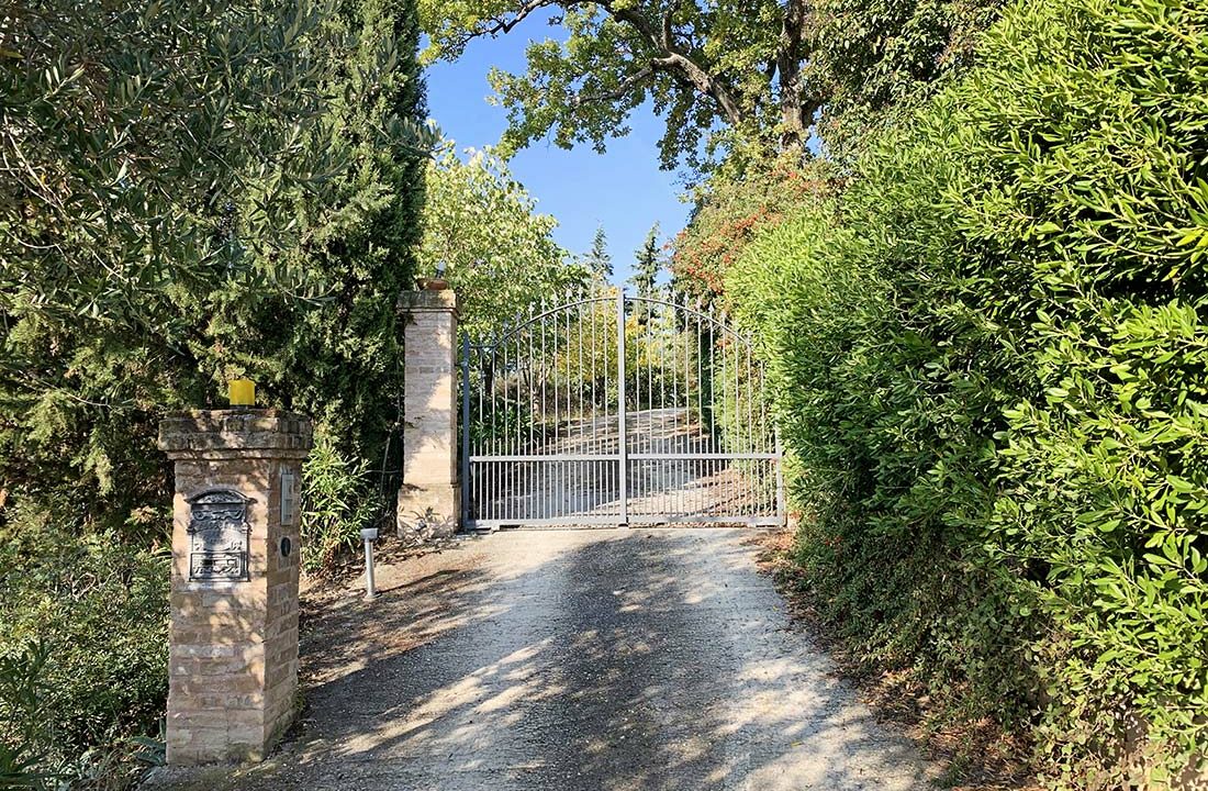 lorhouse-gate