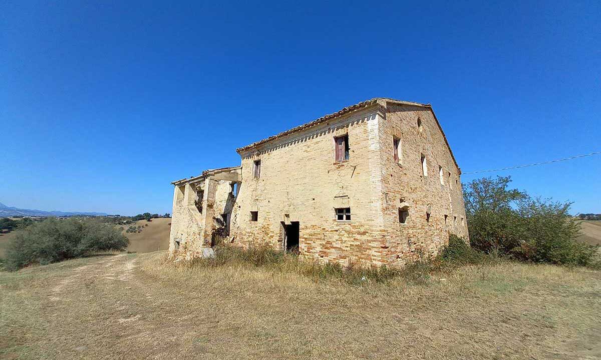 San Biagio, Casale da ristrutturare in provincia di Ancona
