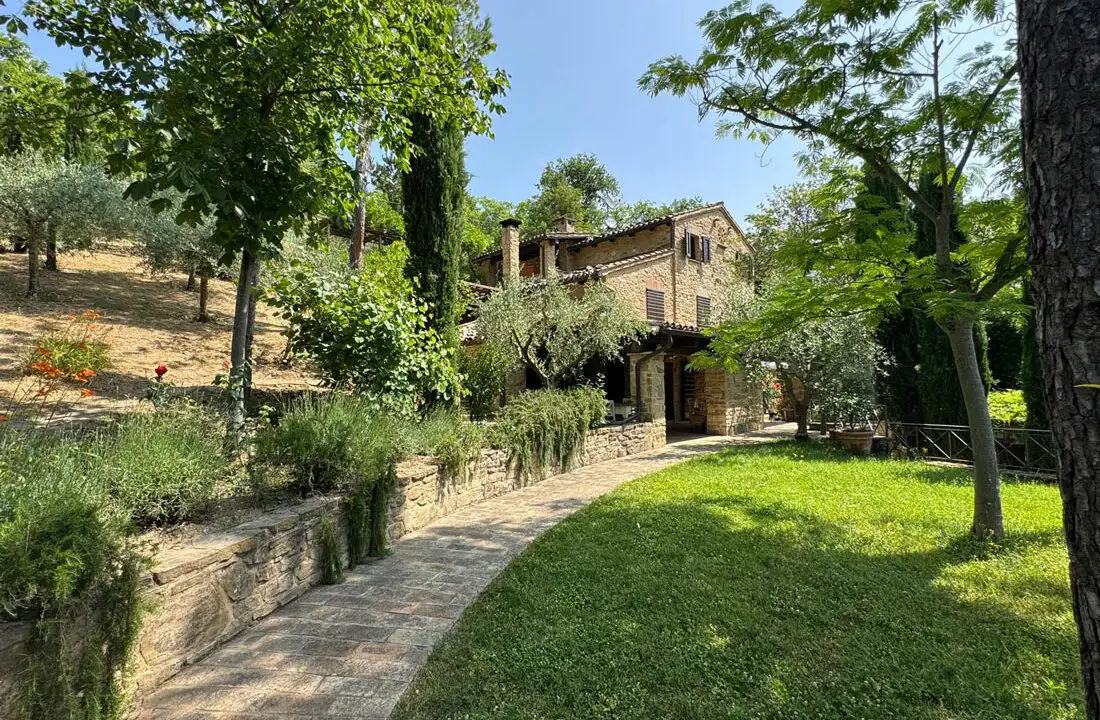 Casale Belsole a Treia, in provincia di Macerata