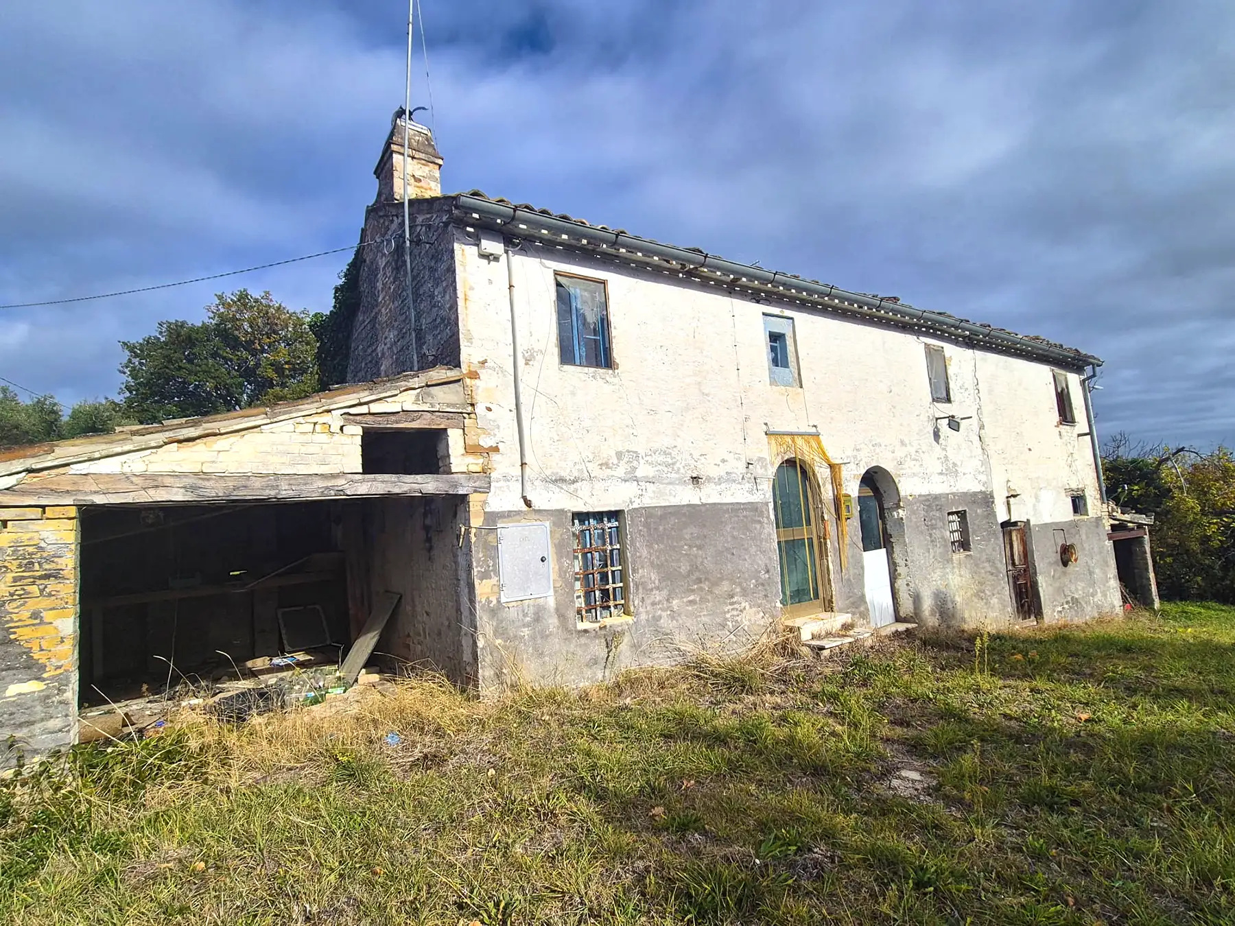casolari da ristrutturare
