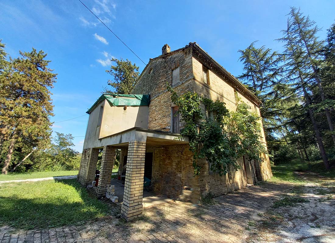 Morobello Farmhouse inMogliano, Macerata