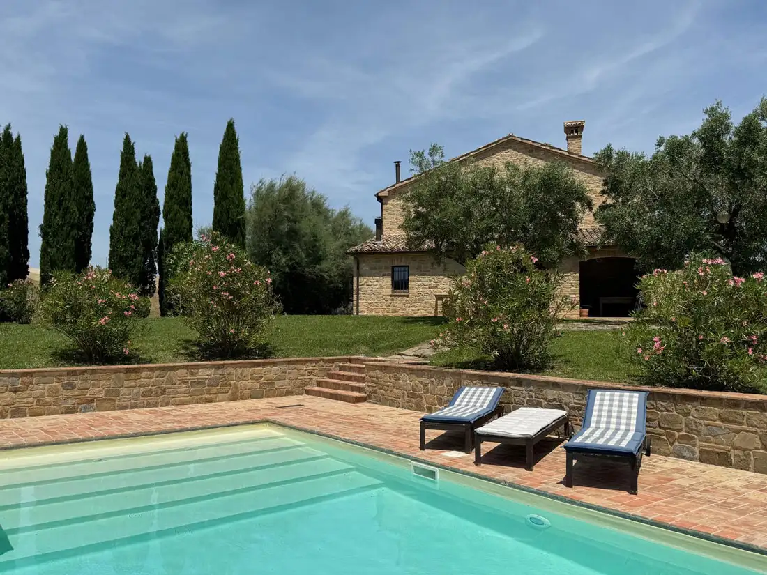 La Marcabella, casale con piscina e solarium