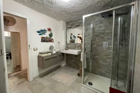 Cingoli-casale-bagno-due