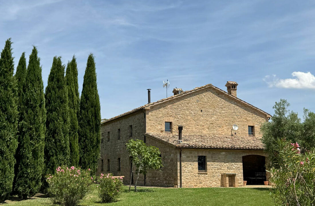 Casa-grande-piscina-quarantaquattro