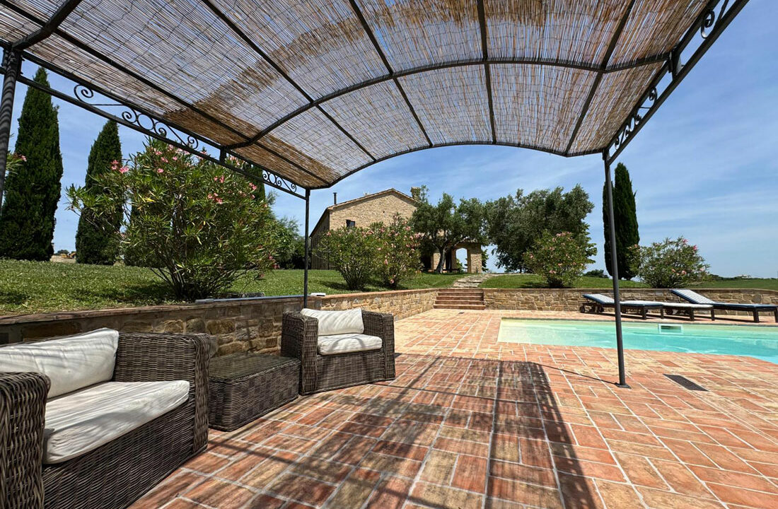 Casa-grande-piscina-quarantasette