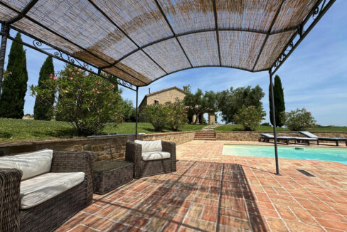 Casa-grande-piscina-quarantasette