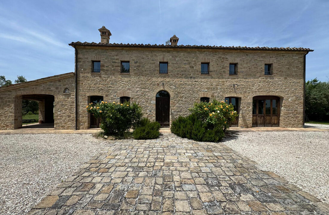 Casa-grande-piscina-trentasette