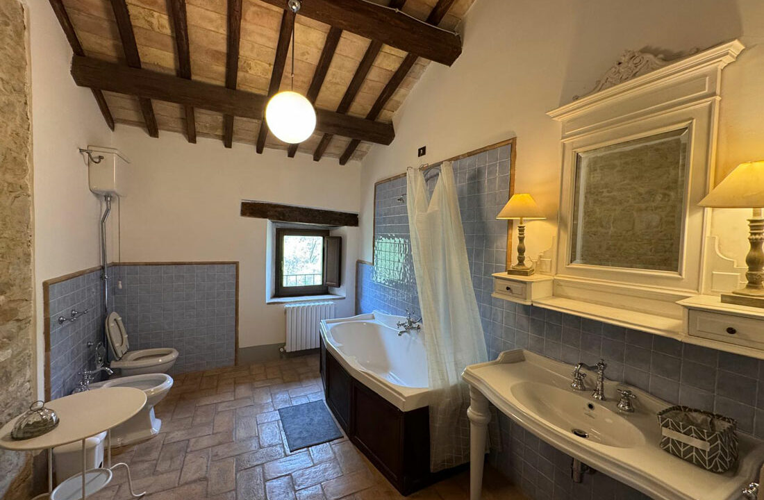 Casa-grande-piscina-ventuno