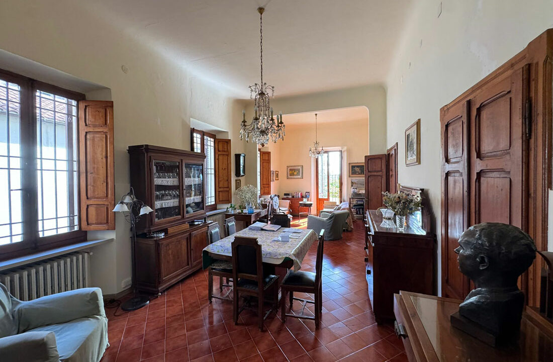 Villa-Strada-otto