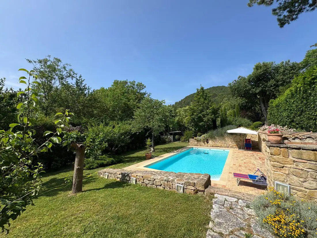 Casale Belsole nella campagna di Treia