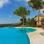 Ville con piscina nelle Marche