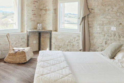 Borgo-della-Spiga-cento