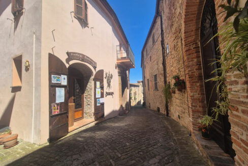 Castiglioni-paese-trentadue