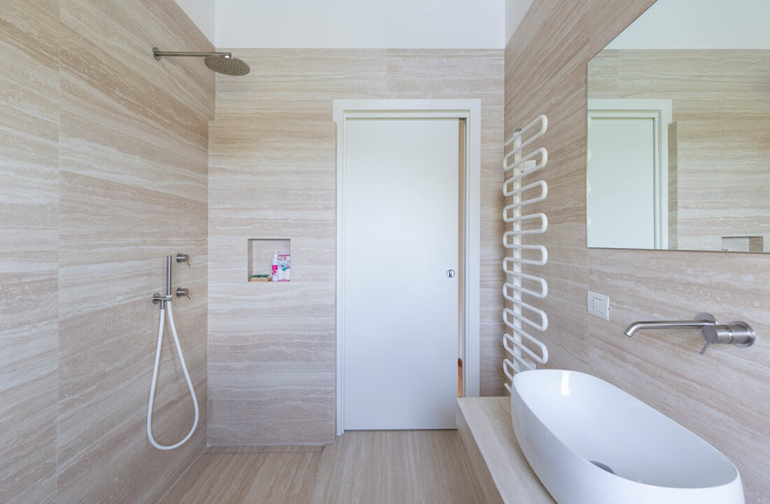 Collina-Erika-ventinove