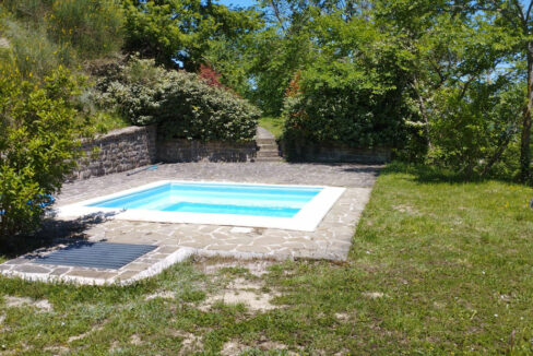 Apecchio-piscina-nove