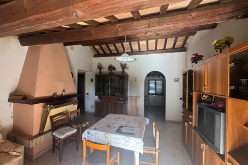 Casa-senza-fondamenta-sei