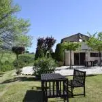 Casale in pietra con piscina nelle marche