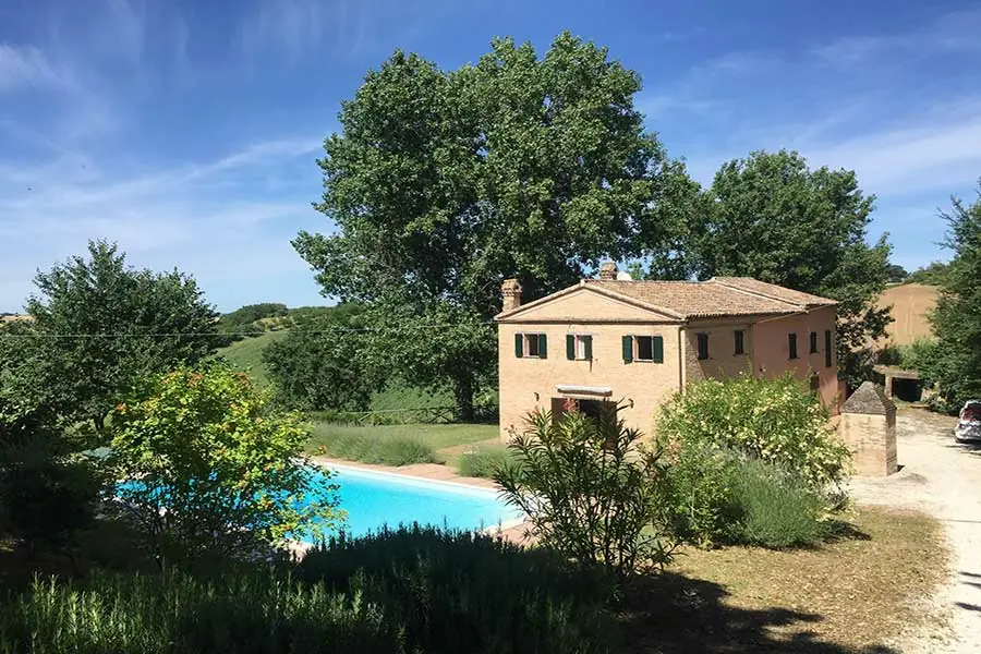 la piscina di casa rosa