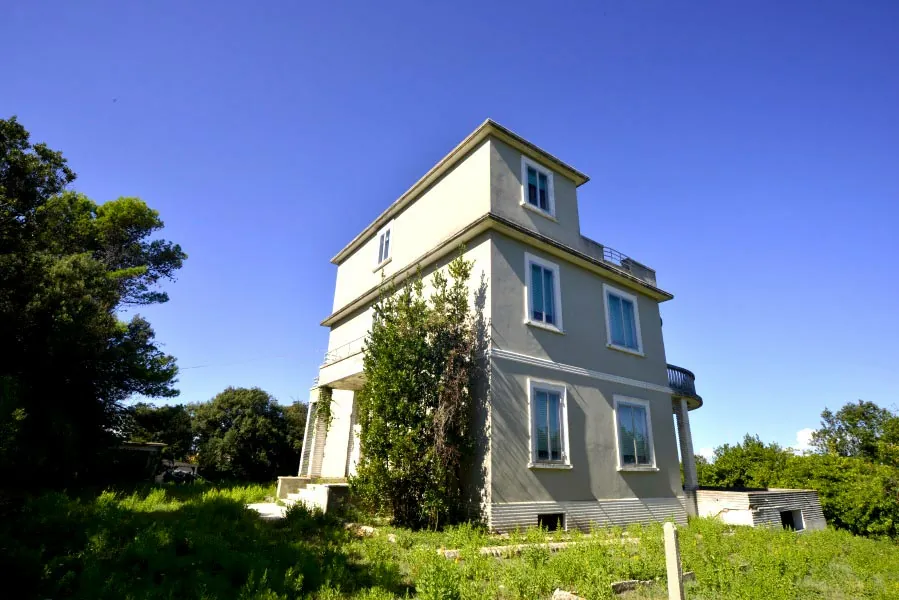 Villa Luce vicino ad Ancona, fronte mare