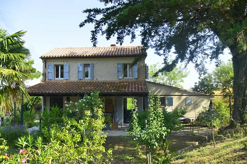 casale restaurato a ostra