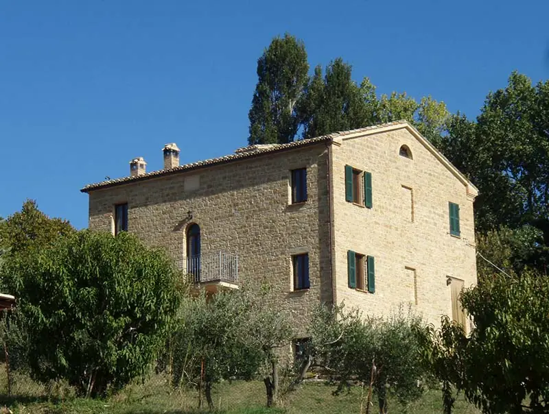 Casale tra Cupramontana e Polverigi