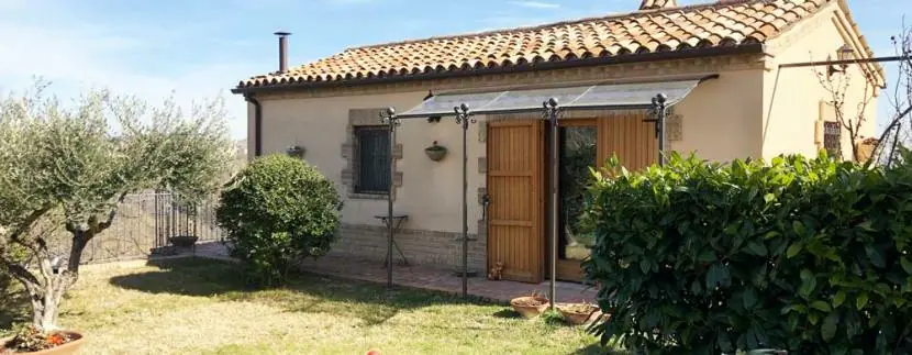 casale-marche-casetta