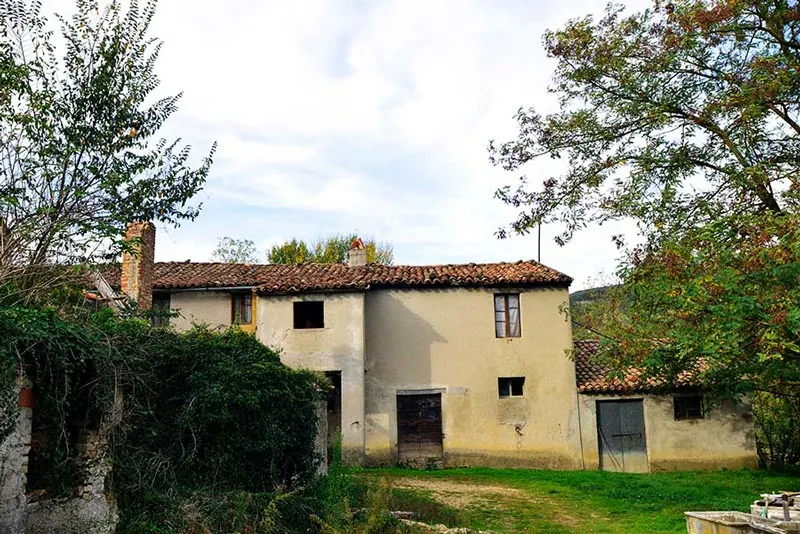 Casale Colleverduccio a Pergola (PU)