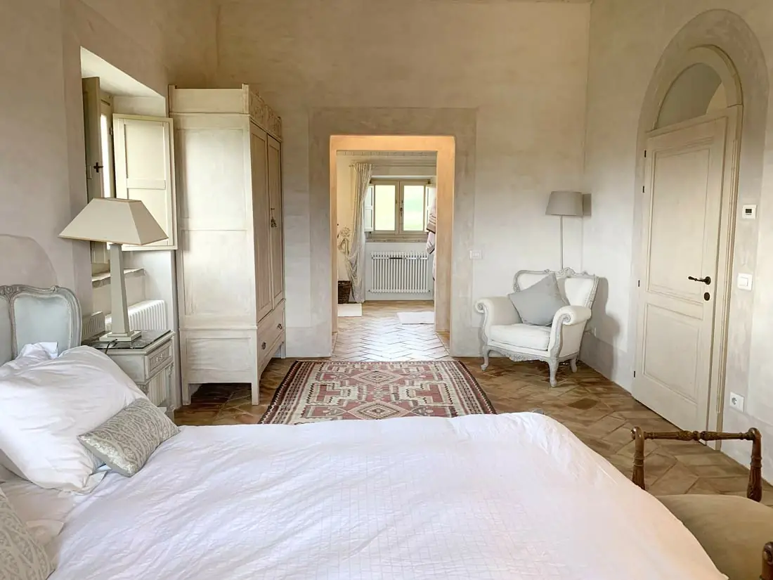 vista interna casale a falerone