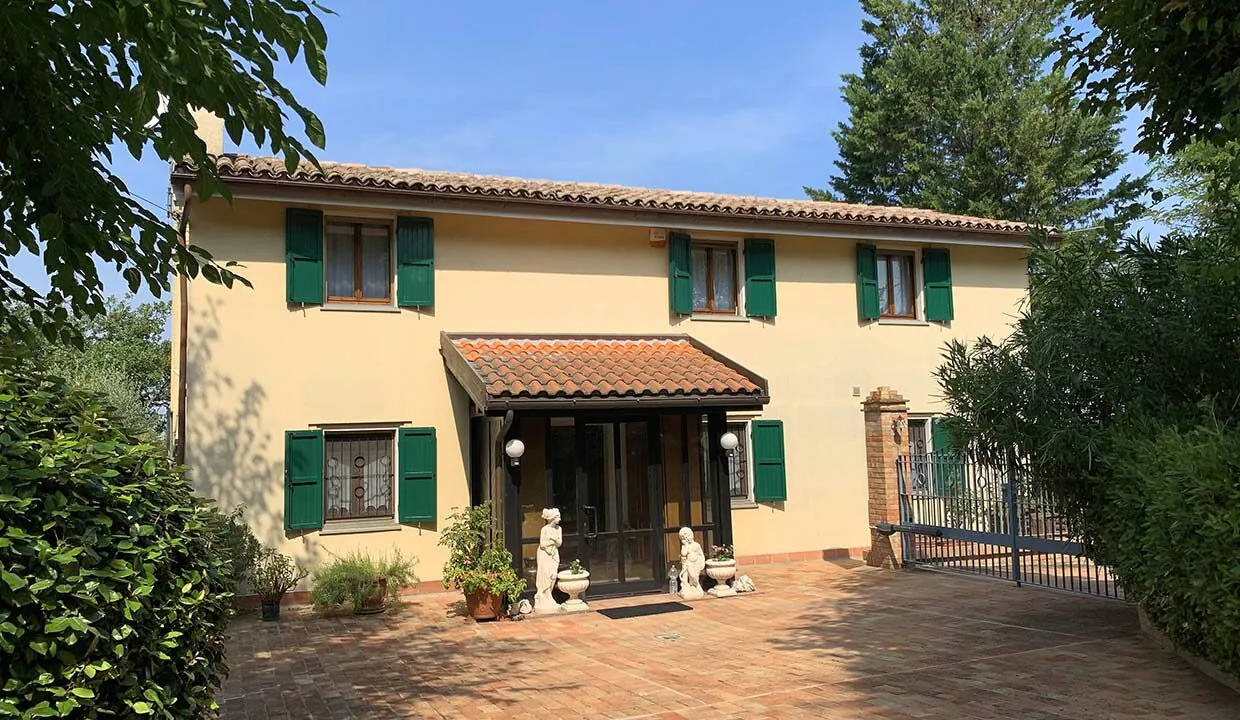 Casale-Roveresco-fronte