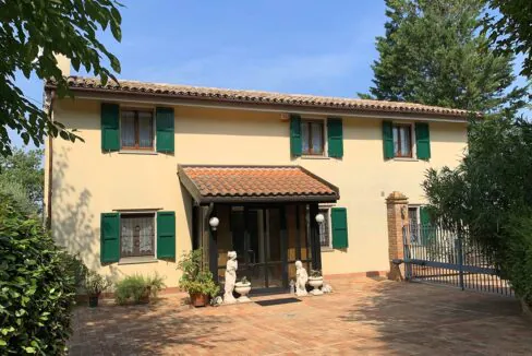 Casale-Roveresco-fronte