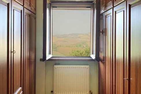 casale-roveresco-cabina-armadio
