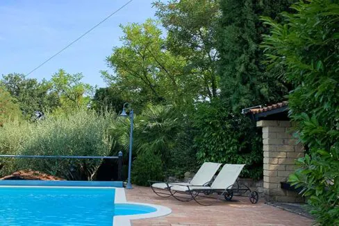 casale-roveresco-piscina