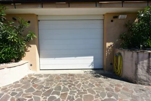 casale-fermo-ingresso-garage