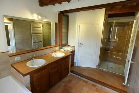 casale-fermo-shower