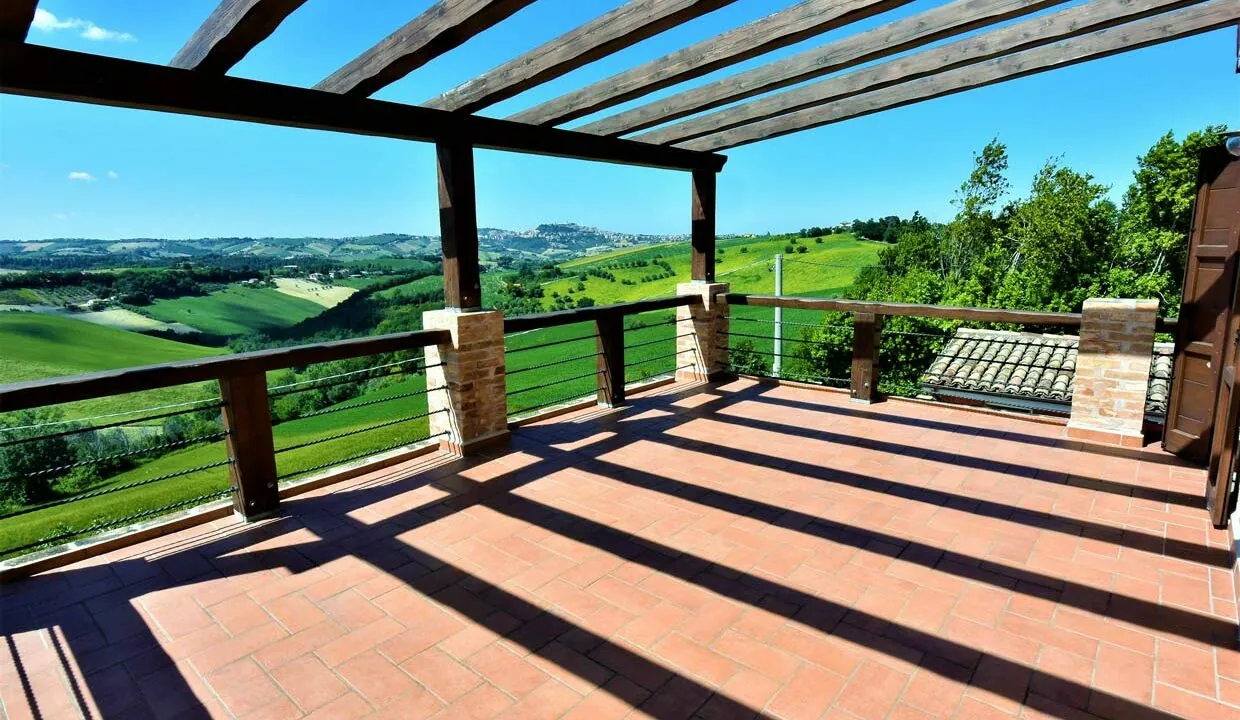 casale-fermo-terrazza
