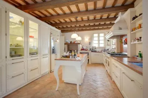Villa-Commenda-particolare-cucina