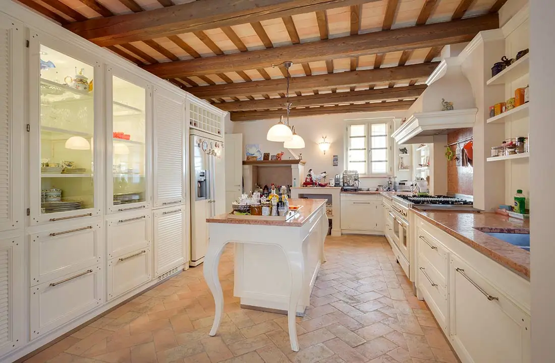 Villa-Commenda-particolare-cucina