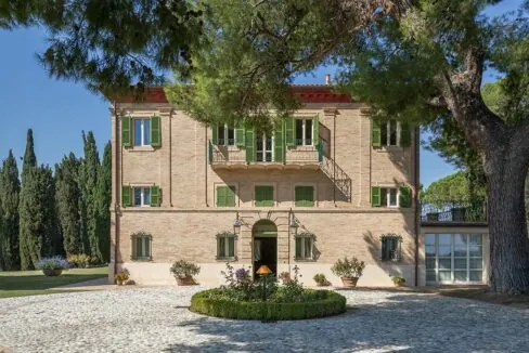 Villa-Montecassiano-prospetto