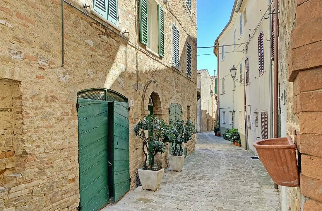 staffolo-vicolo-centro