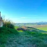 Casolari da ristrutturare tra mare e monti