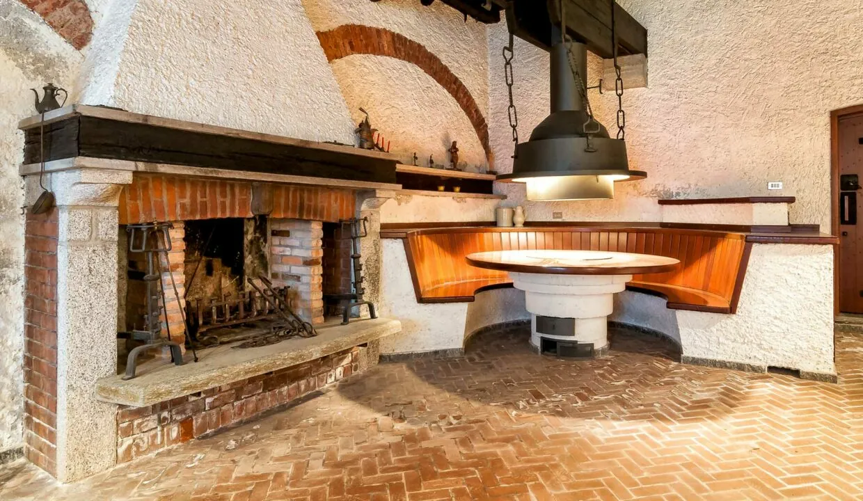 Casa con taverna