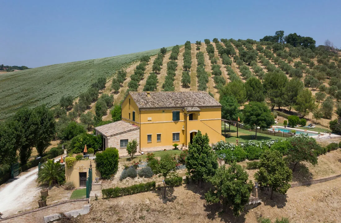 Villa-scuderi-quarantadue