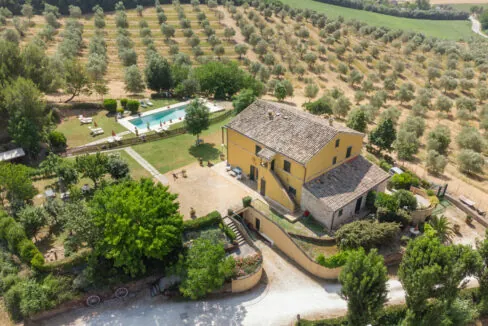 Villa-scuderi-trentotto